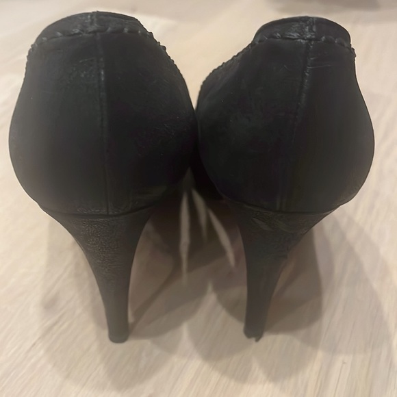 Prada Black Peep Toe leather Pumps with stitching - Picture 3 of 6